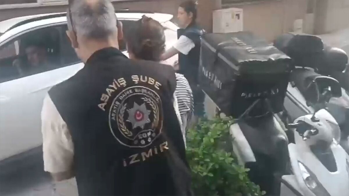 İzmir'de 'Ailem Güvende' operasyonunda 16 şüpheli tutuklandı