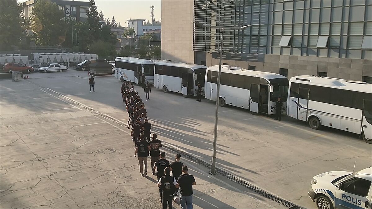 Kahramanmaraş merkezli yasa dışı bahis operasyonunda gözaltına alınan zanlılardan 67'si tutuklandı