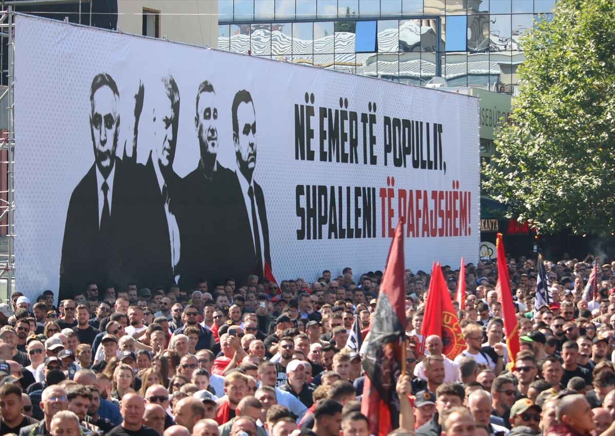 Lahey'de yargılanan eski Kosova Cumhurbaşkanı Thaçi'ye 25 yıl hapis cezası