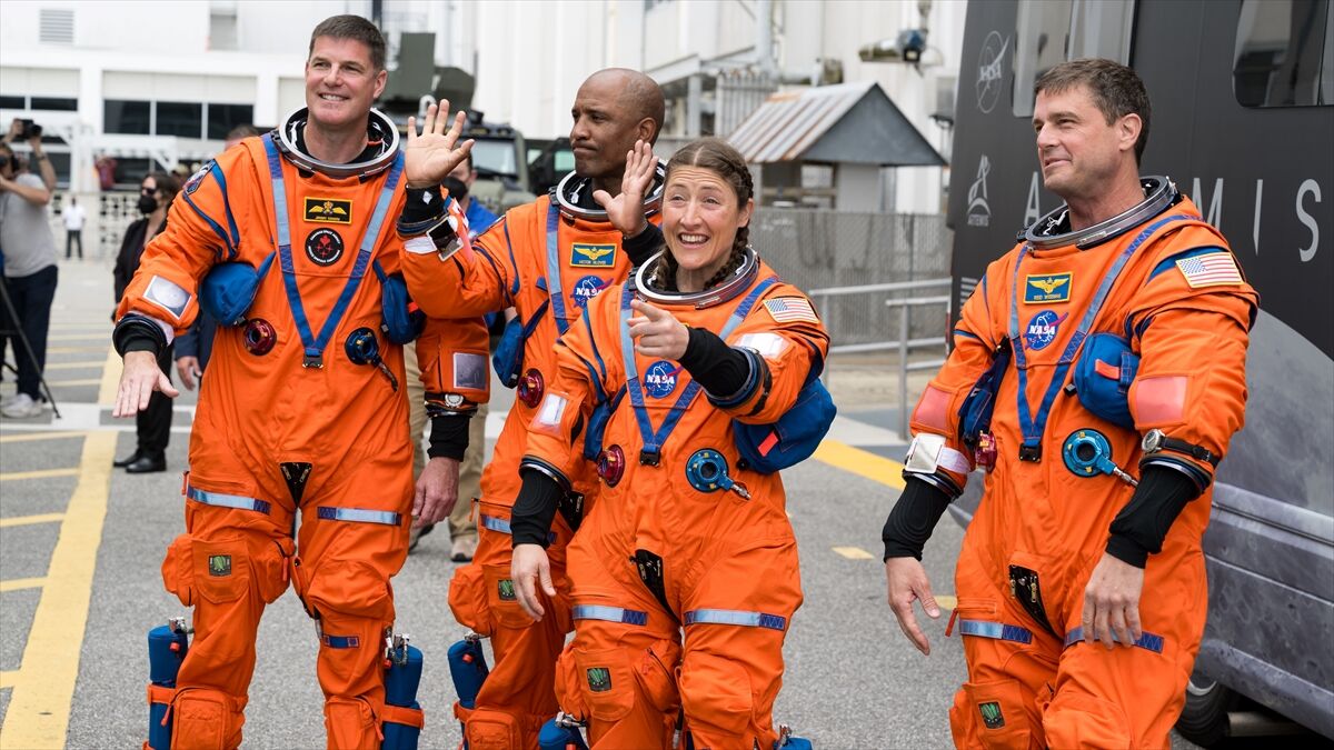 NASA'nın Artemis II misyonundaki iki astronot aktif görevlerinden ayrılıyor