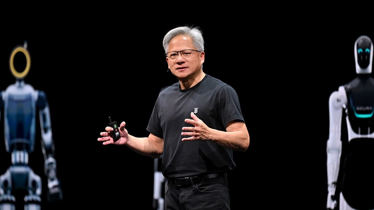 Nvidia CEO'su Huang, yapay zekayı olabildiğince 'hızlı' geliştirme çağrısı yaptı