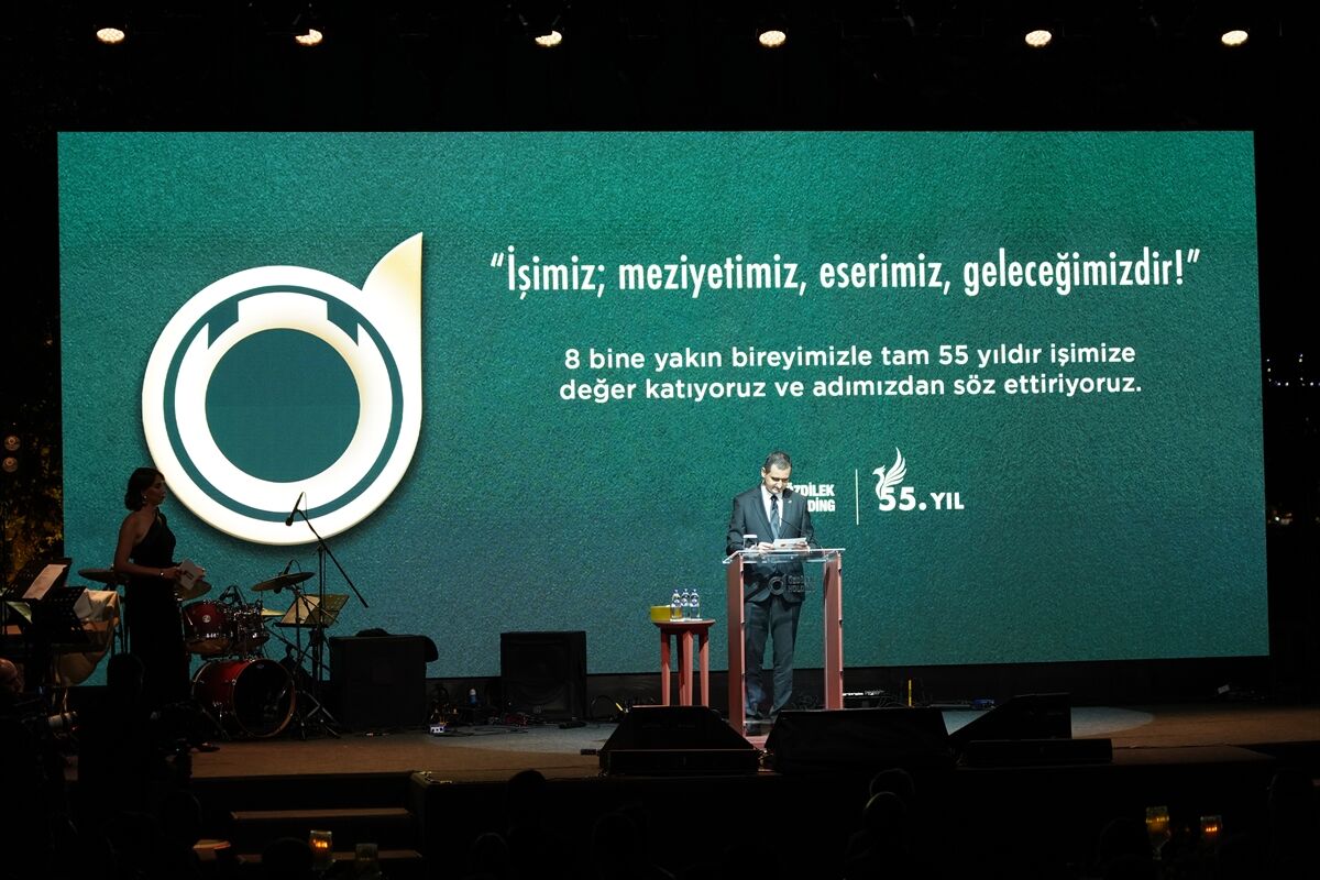 Özdilek Holding 55 yıllık yolculuğunu çalışma arkadaşlarıyla kutladı