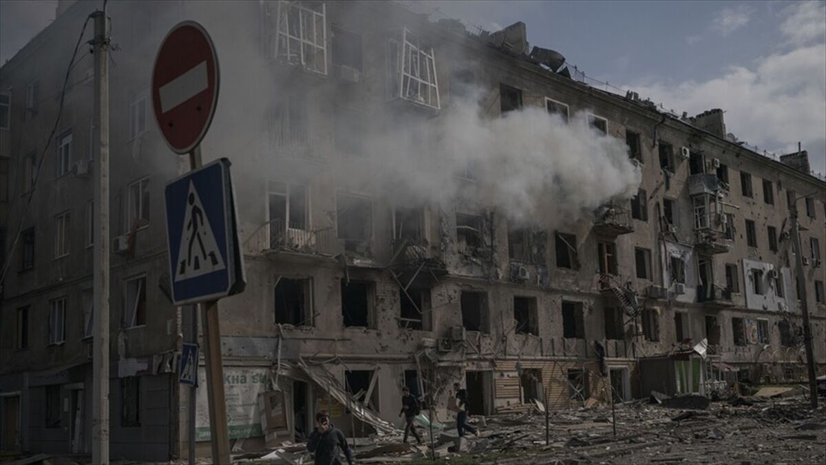 Rusya: Ukrayna'da askeri amaçla kullanılan lojistik merkezini ve gemiyi vurduk