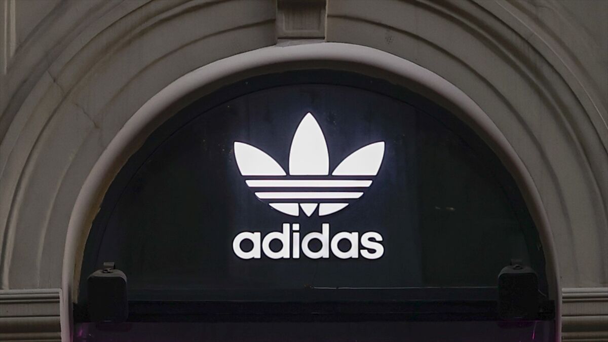 Soykırımcı İsrail ordusunun askerini reklam yüzü yapan Adidas'a tepkiler sürüyor