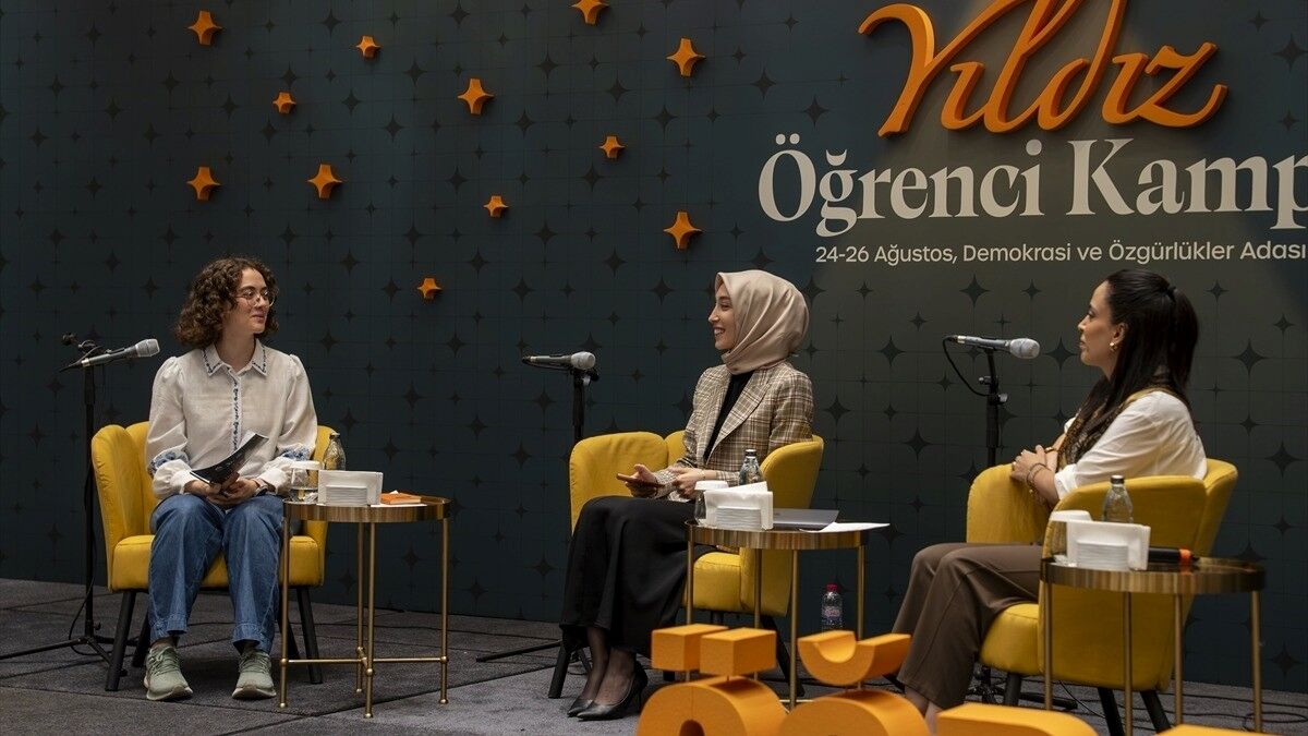 TÜRGEV başarılı genç kızları Yıldız Öğrenci Kampı'nda buluşturdu