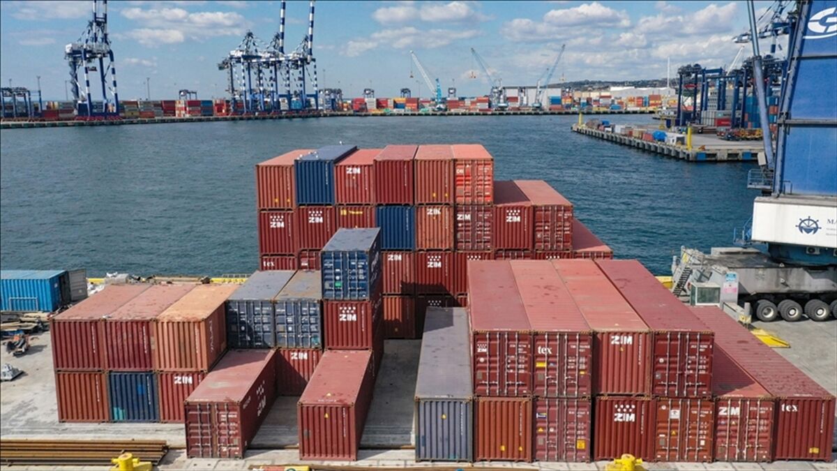 Türkiye komşularına 8 ayda 18,2 milyar dolarlık ihracat yaptı