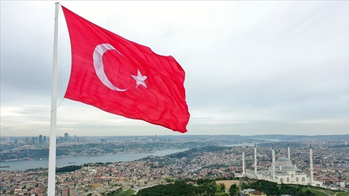 Türkiye'de gelecek üç yılda büyümeyi ve ülke refahını artıracak kamu yatırımlarına öncelik verilecek