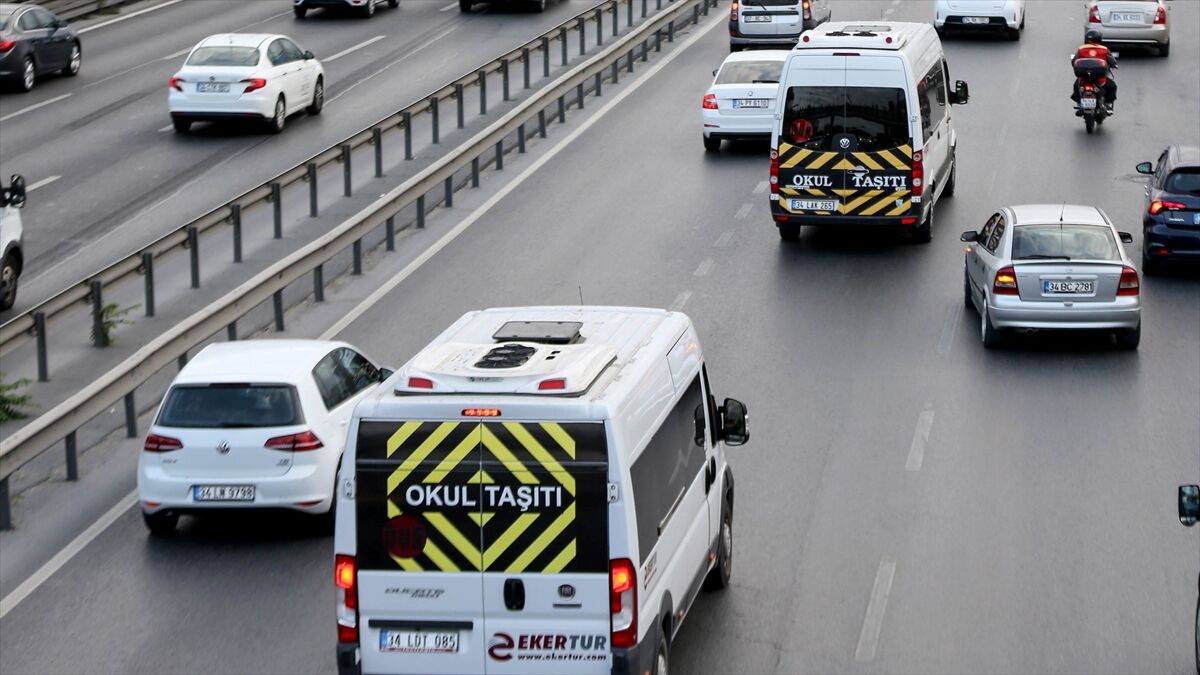 Üç büyük şehirde okul servis ücretleri 27 bin ile 93 bin lira arasında değişiyor