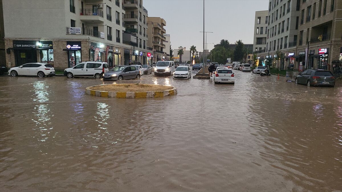 Adıyaman'da yağmur hayatı olumsuz etkiledi