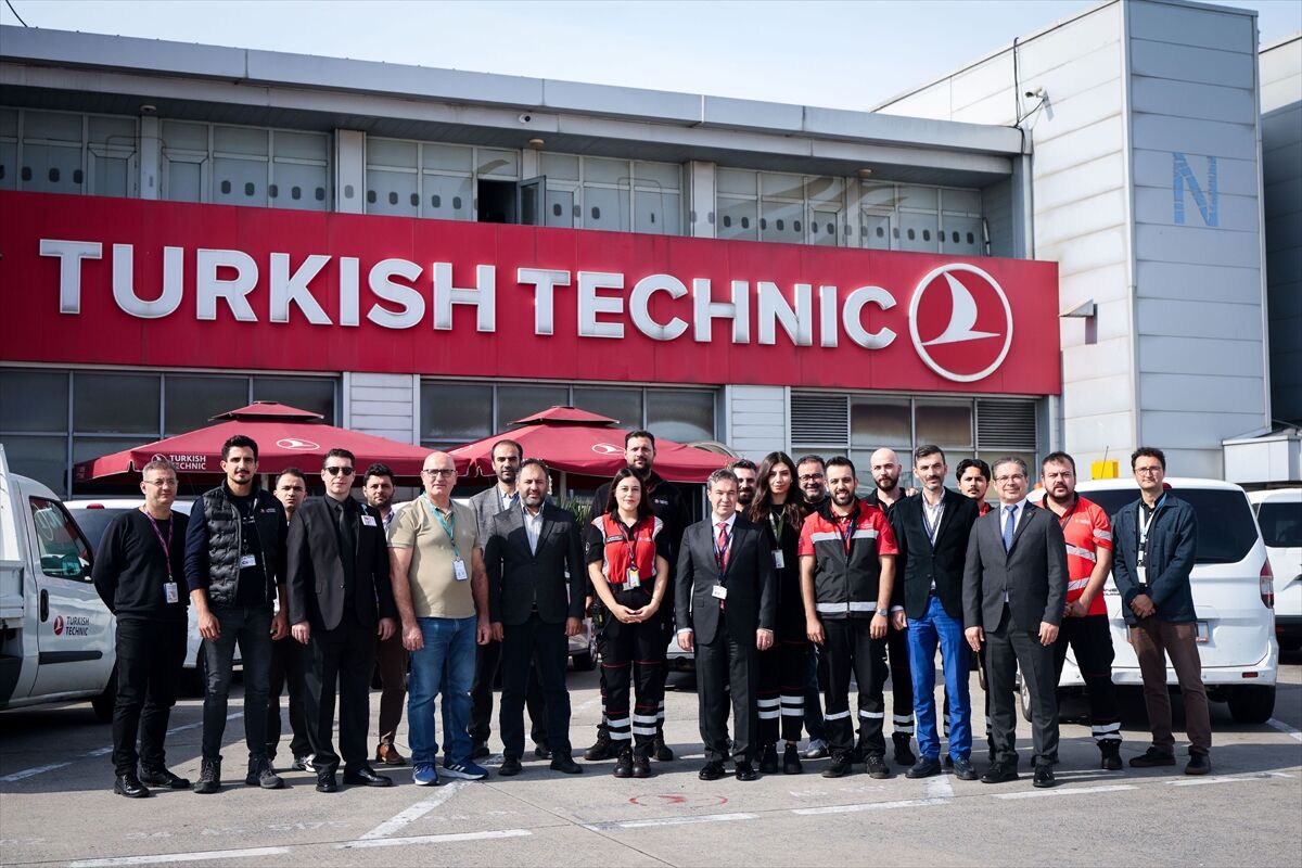 AJet yaz döneminde yaklaşık 11 milyon yolcu taşıdı