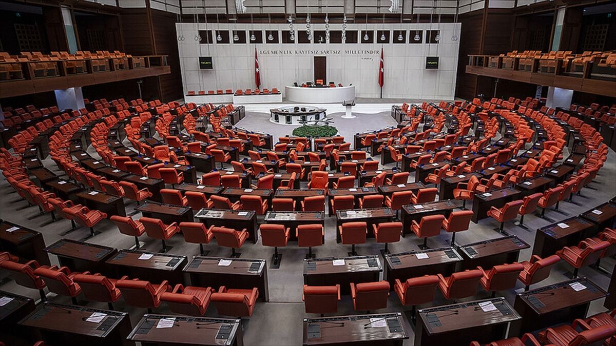 AK Parti, fon tasfiyesine ilişkin kanun teklifini TBMM Başkanlığına sundu