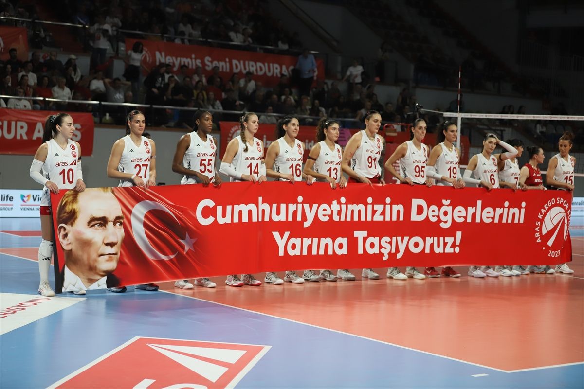 Aras Kargo Spor Kulübü, Sultanlar Ligi'nde Cumhuriyet Bayramı coşkusunu parkeye taşıdı