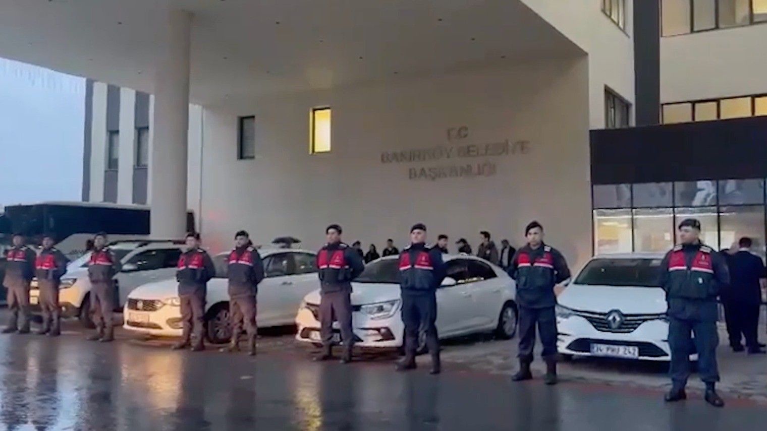 Bakırköy Belediyesine yönelik soruşturmada 56 şüpheli gözaltına alındı