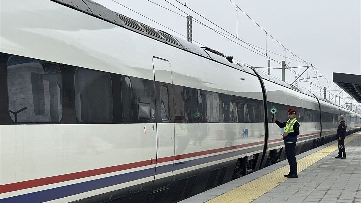 Çerkezköy-Kapıkule Hızlı Tren Hattı'nda ilk yolculuk heyecanı yaşandı