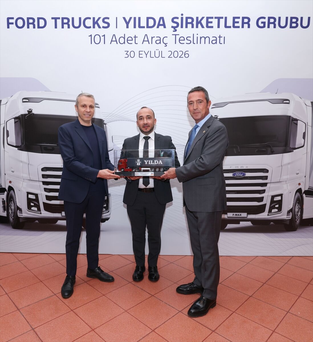 Ford Trucks'tan Yılda Şirketler Grubuna 101 araçlık teslimat