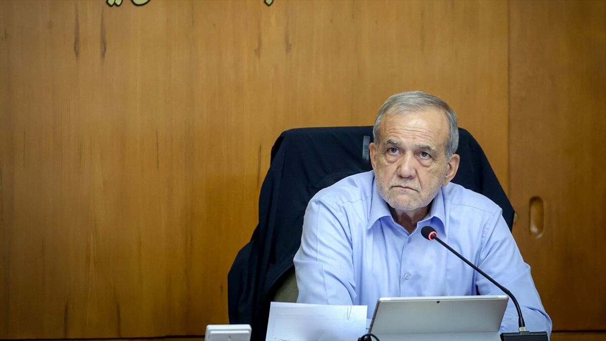 İran Cumhurbaşkanı: Çevrenin, siyasi anlaşmazlıklara kurban edilmemesi gerektiğine inanıyoruz