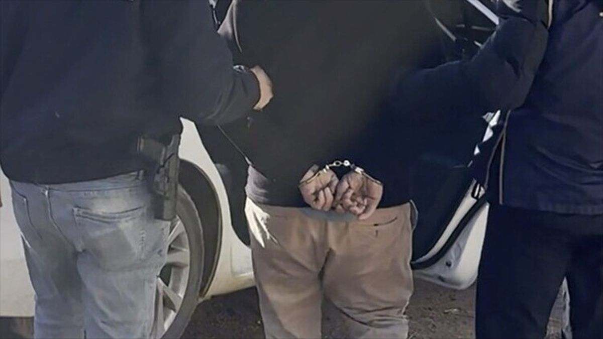 İstanbul polisi, firari 3 FETÖ'cüyü operasyonla yakaladı