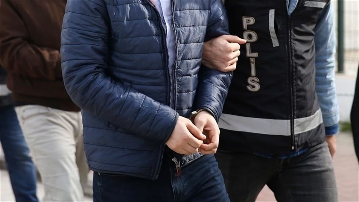 İstanbul'daki FETÖ operasyonlarında 24 şüpheli yakalandı