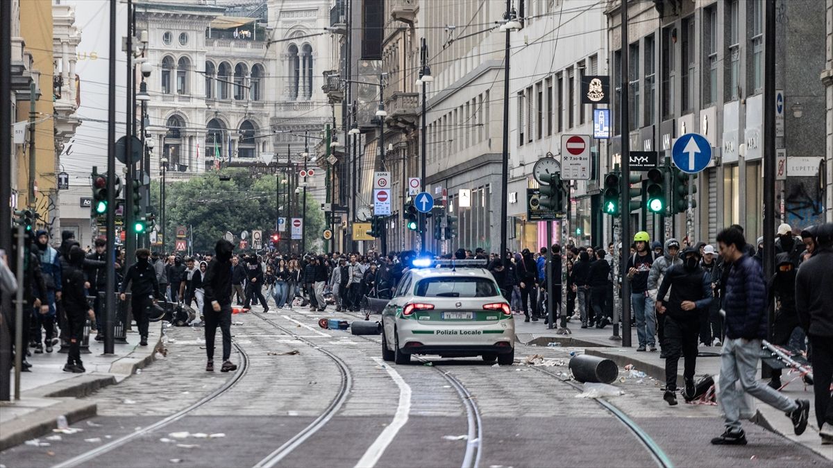 İtalya'da şiddetli protestoların ardından hükümet, Milano'da asker görevlendirme hazırlığında