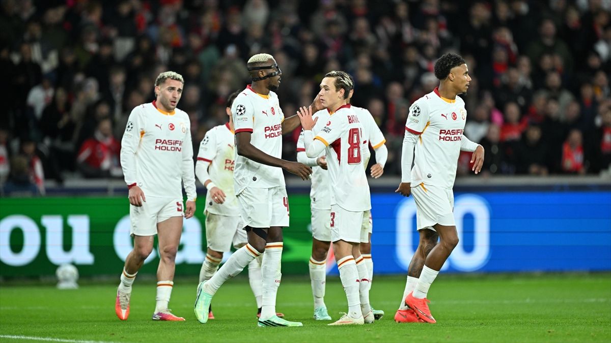 Lider Galatasaray, Süper Lig'de yarın Fenerbahçe'yi ağırlayacak