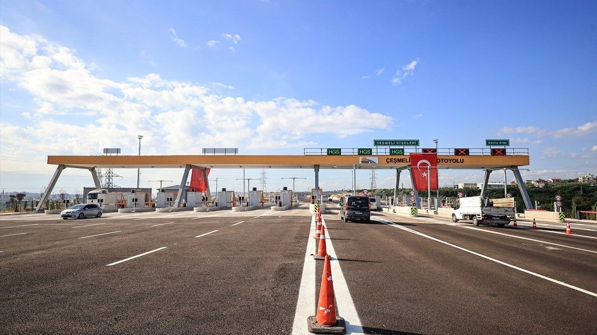 Mersin'de Çeşmeli-Taşucu Otoyolu'nun yapımı tamamlanan Kızkalesi kesimi trafiğe açıldı