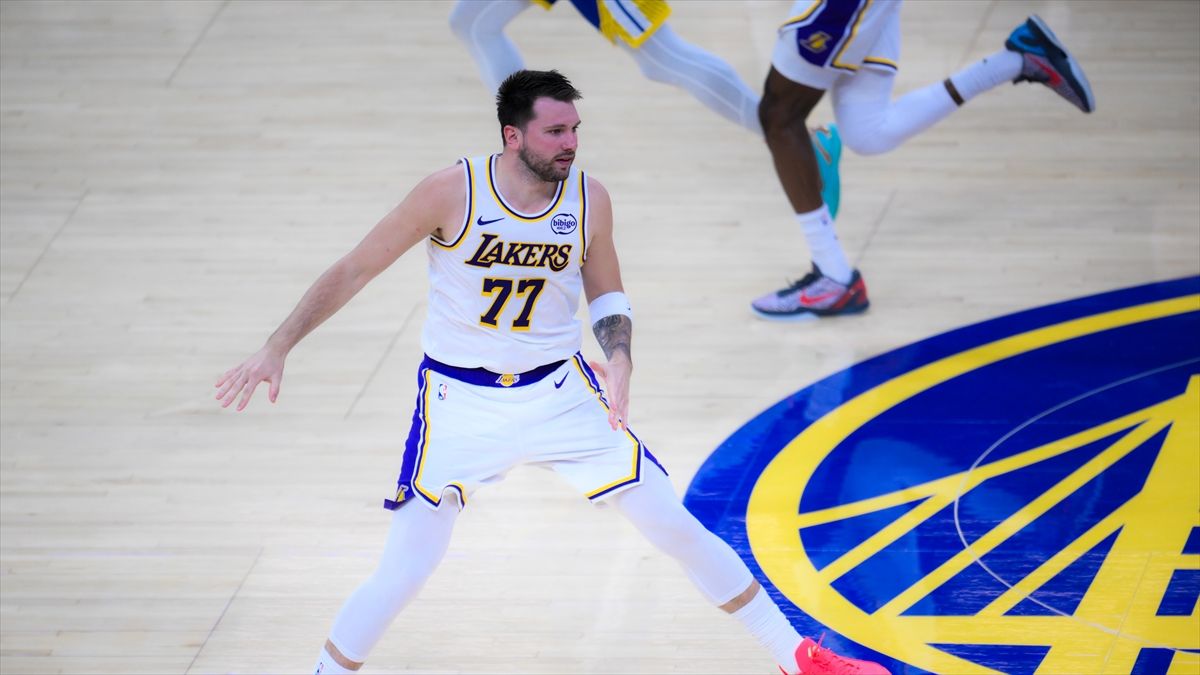 NBA'de Lakers, Luka Doncic'in 41 sayı attığı maçta sezonun ilk mağlubiyetini aldı