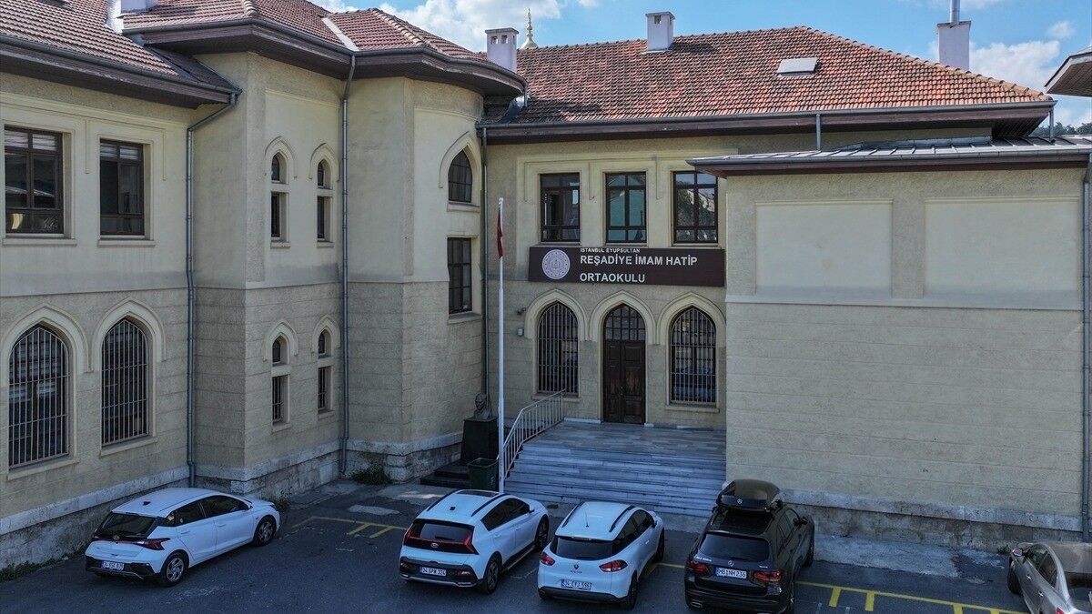 Reşadiye İmam Hatip Ortaokulu 115 yıldır tarihe tanıklık ediyor