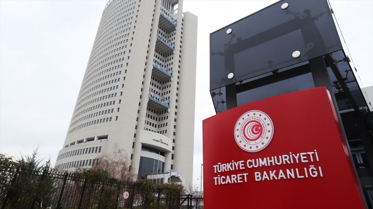 Sosyal medyada mevzuata aykırı taşınmaz ve taşıt ilanı veren 152 işletmeye 15,2 milyon lira ceza