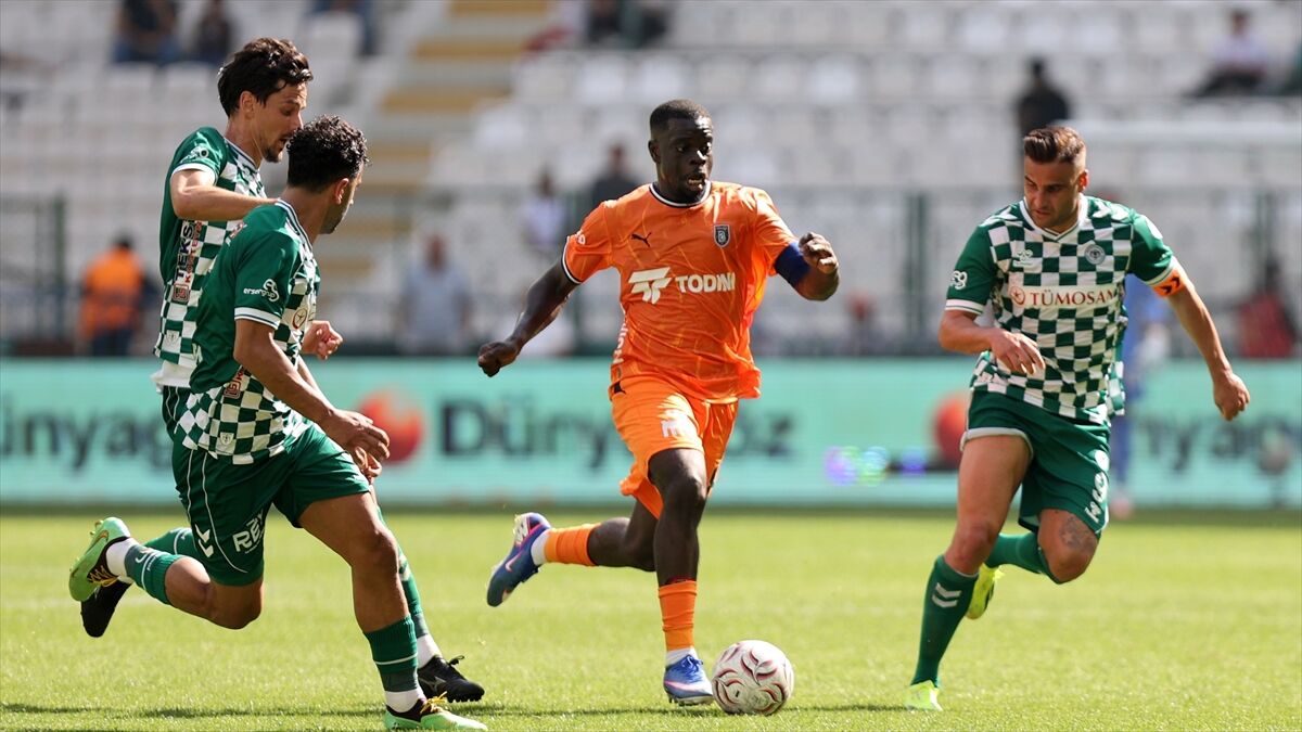 TÜMOSAN Konyaspor ile İstanbul Başakşehir berabere kaldı